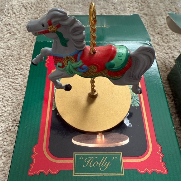 Vintage Full Set Hallmark Carousel Horses 91-94 Snow Holly Star Ginger + Boxes - Picture 5 of 14